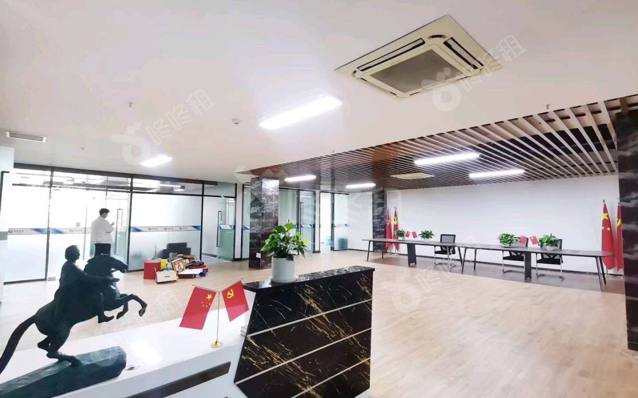 海大创意园_620平_精装_办公室开间