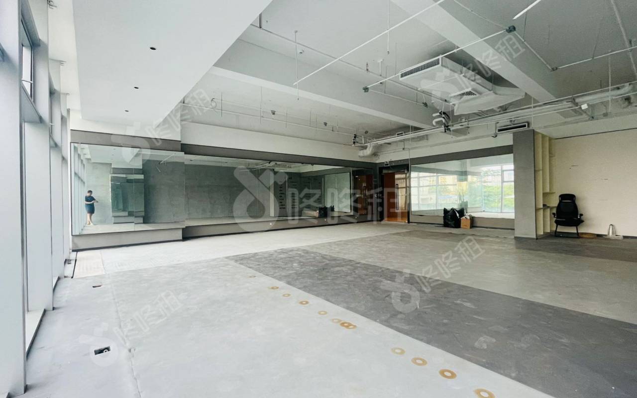 宝中卓越时代广场_490平_定制装修_办公室开间