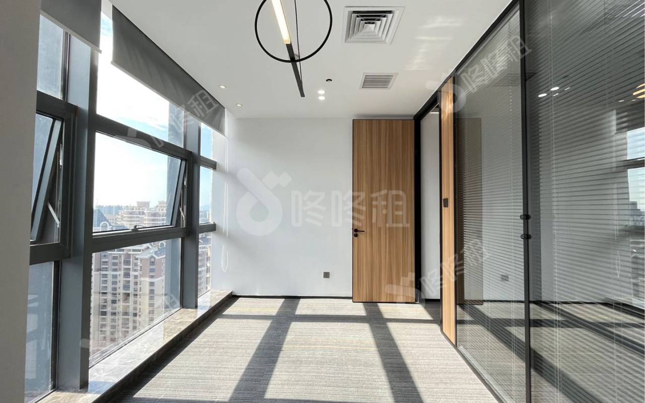 蘅芳科技大厦_88平_精装_办公室隔间