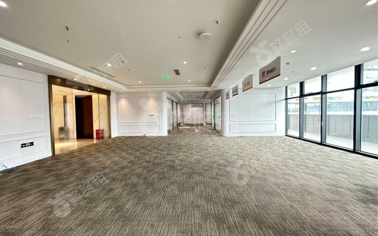 奋成智谷大厦_1500平_精装_办公室开间