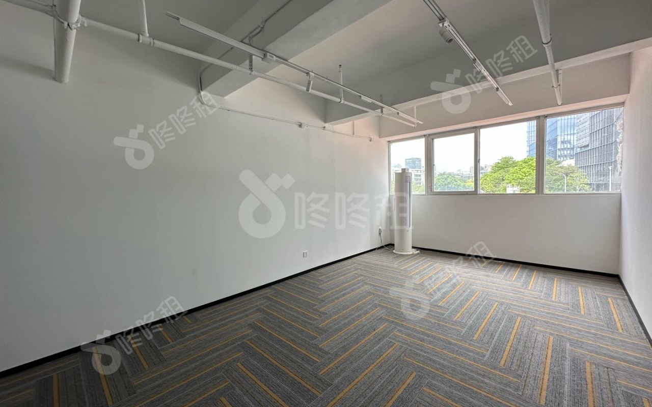 坚达大厦_88平_精装_办公室开间