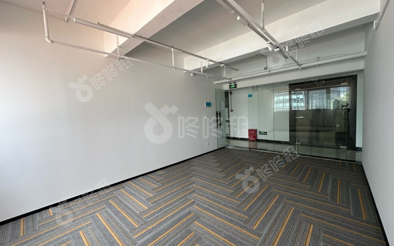 坚达大厦_88平_精装_办公室开间