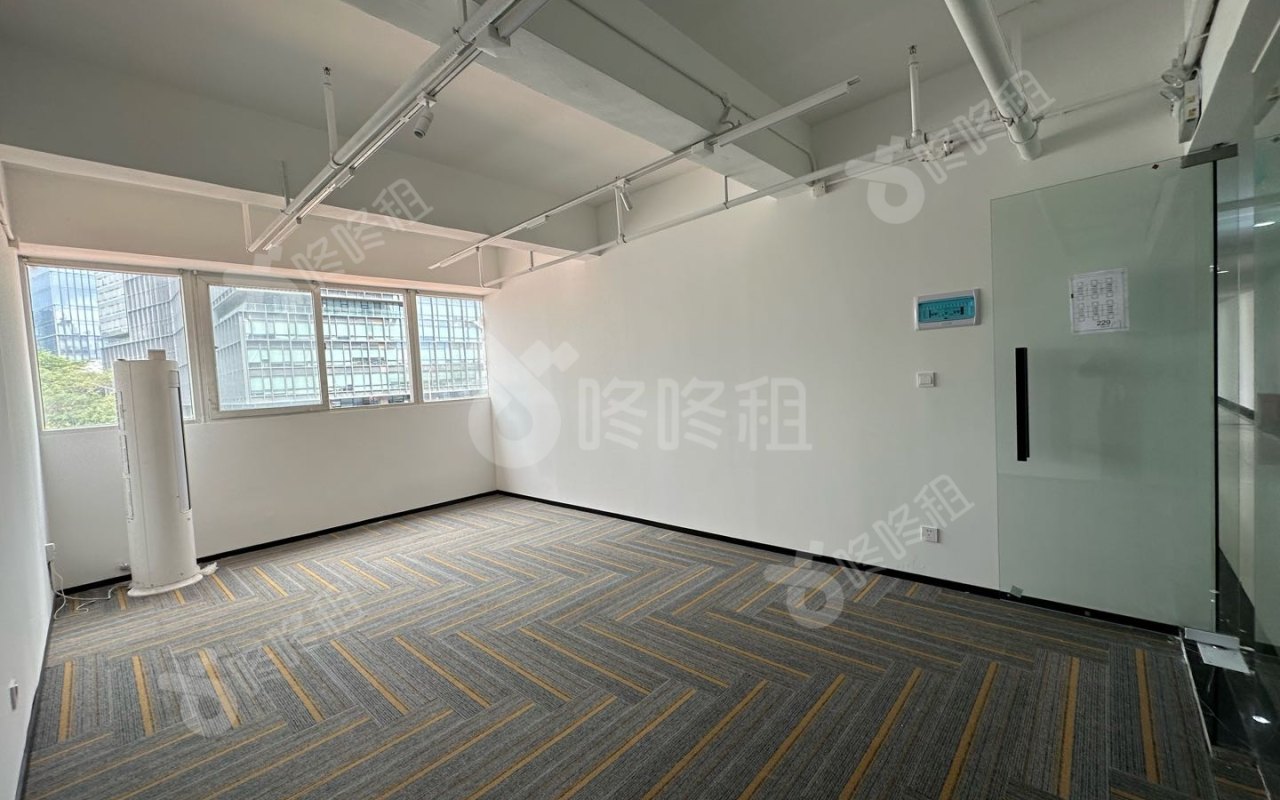 坚达大厦_88平_精装_办公室开间