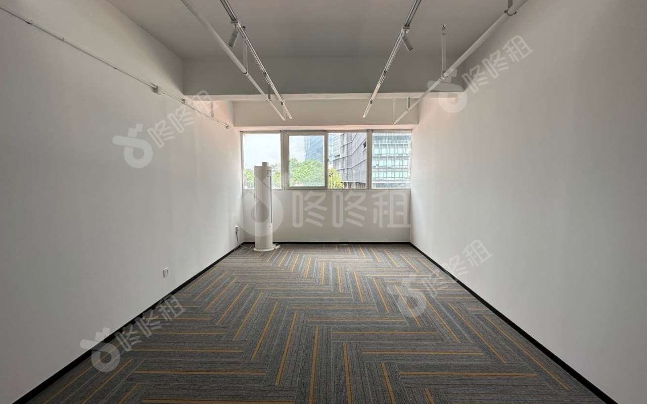 坚达大厦_88平_精装_办公室开间