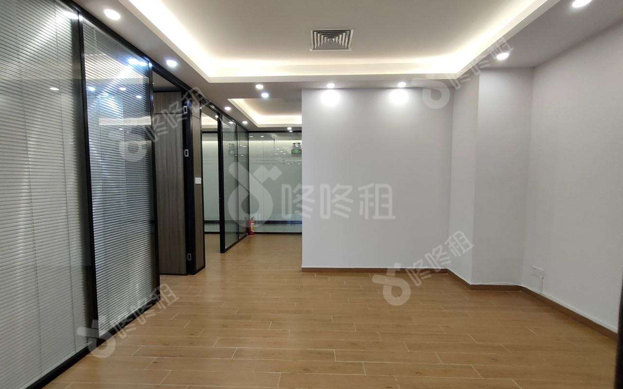 砃枫科技大厦_220平_精装_办公室开间