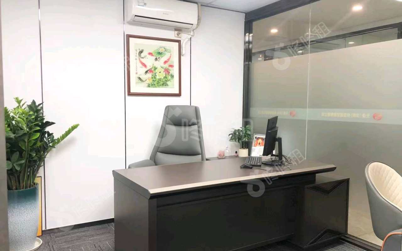 花样年美年广场_92平_精装_办公室开间