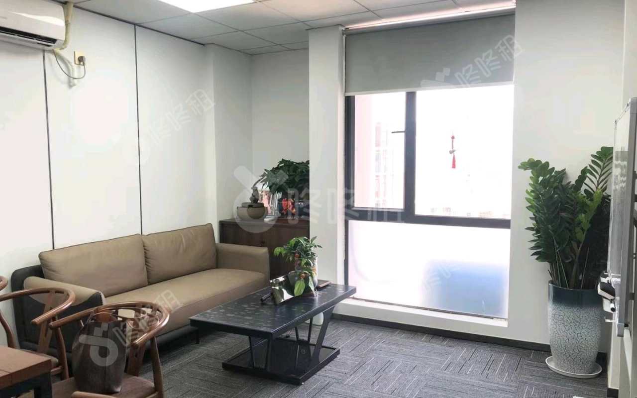 花样年美年广场_92平_精装_办公室开间