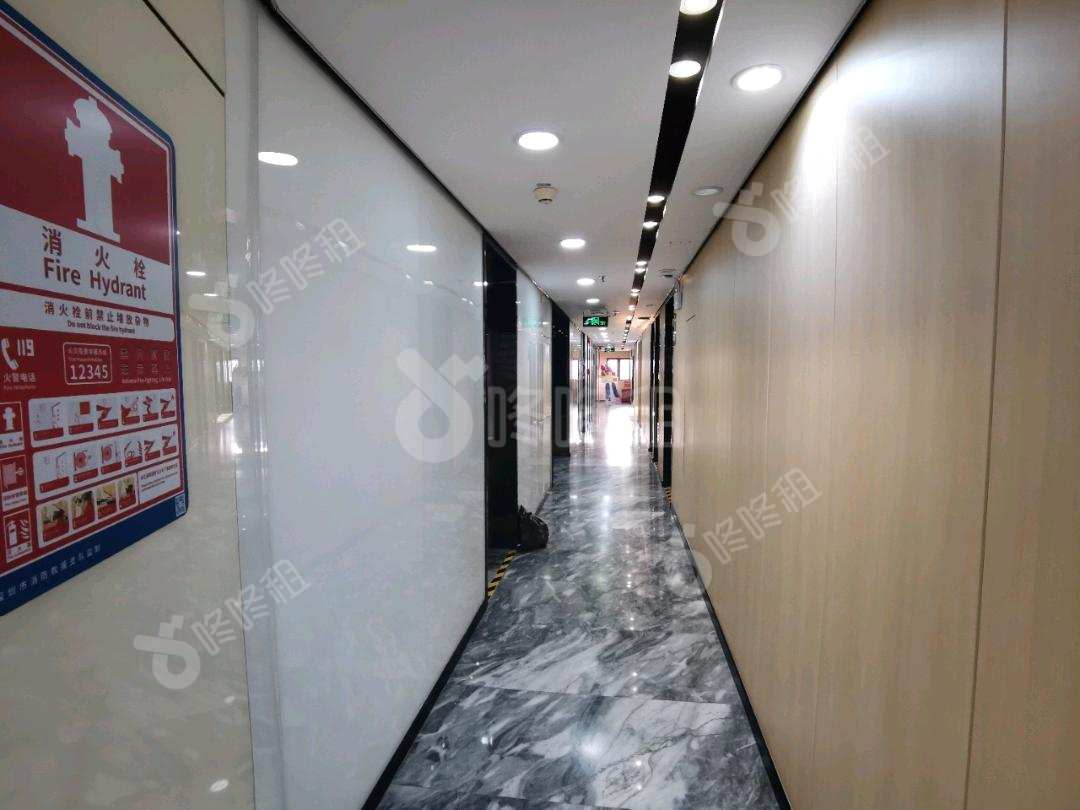瑞思中心_660平_精装_办公室开间