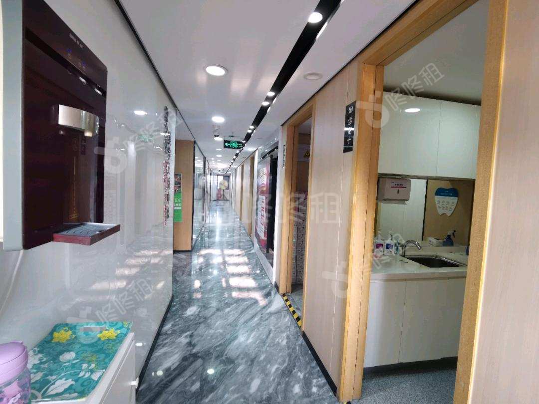 瑞思中心_660平_精装_办公室开间