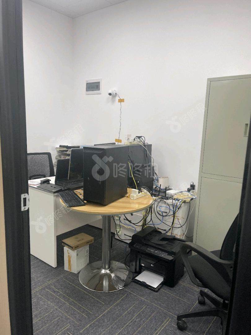 麻雀岭工业区_132平_精装_办公室开间