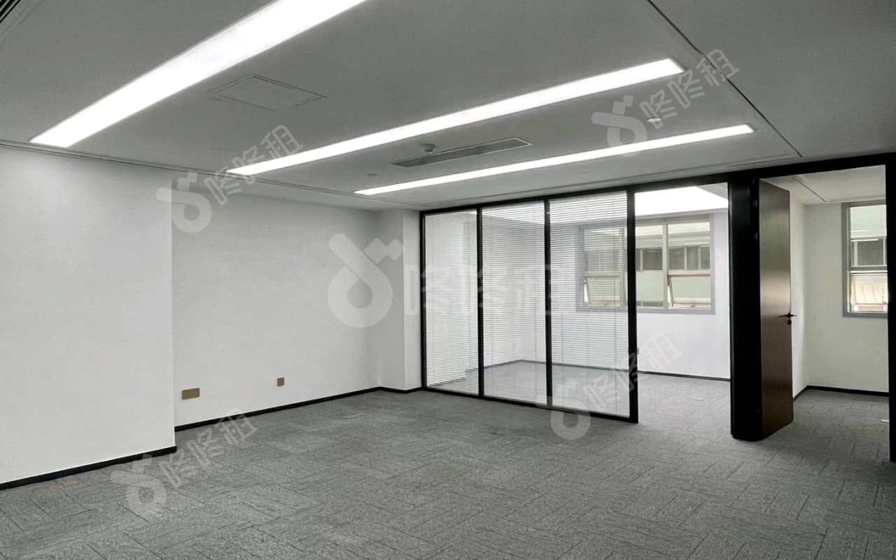 航都大厦_109平_精装_办公室开间
