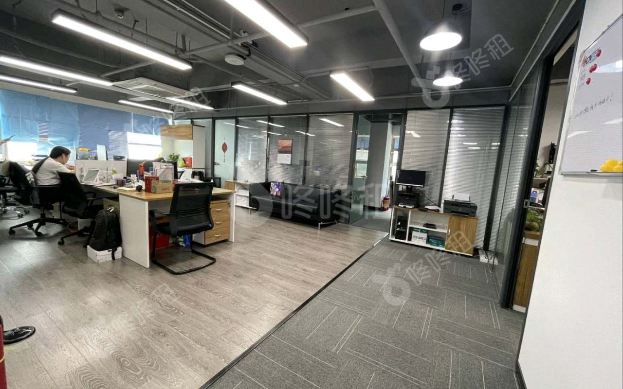 大庆大厦_296平_精装_办公室开间