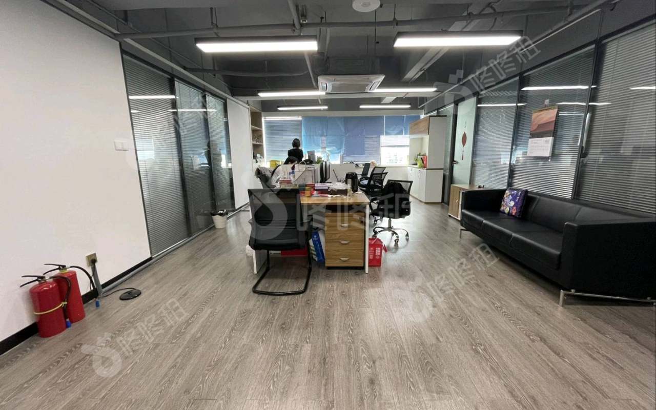 大庆大厦_296平_精装_办公室开间