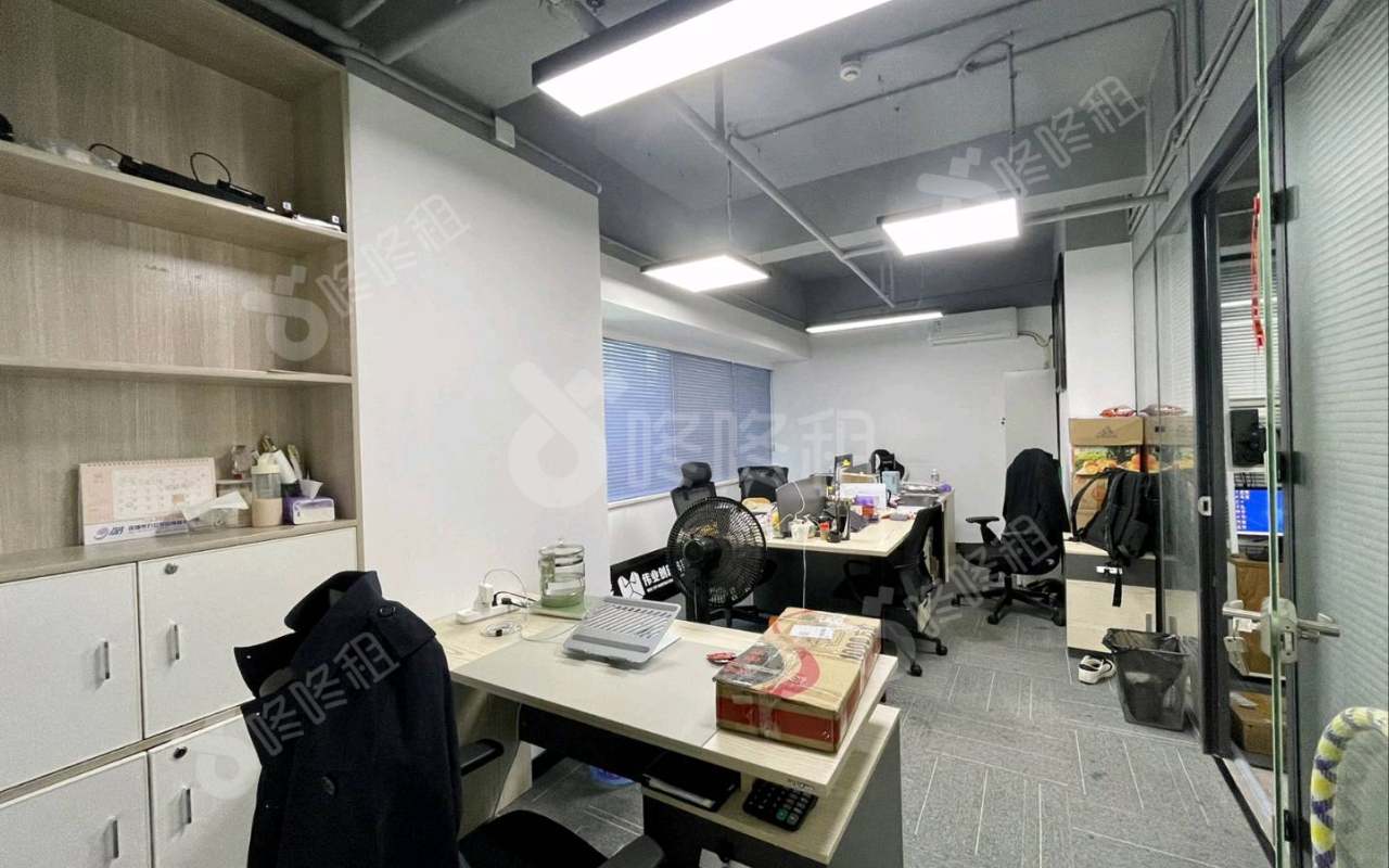 大庆大厦_296平_精装_办公室隔间