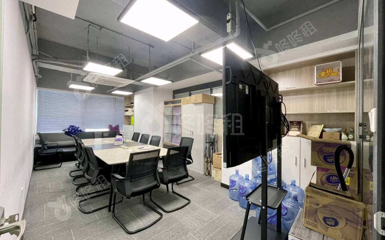 大庆大厦_296平_精装_办公室隔间