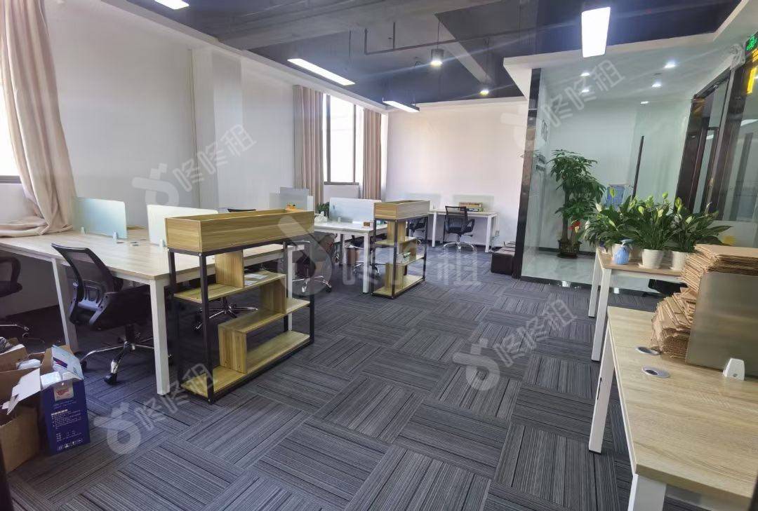 331创意园_146平_豪装_办公室开间