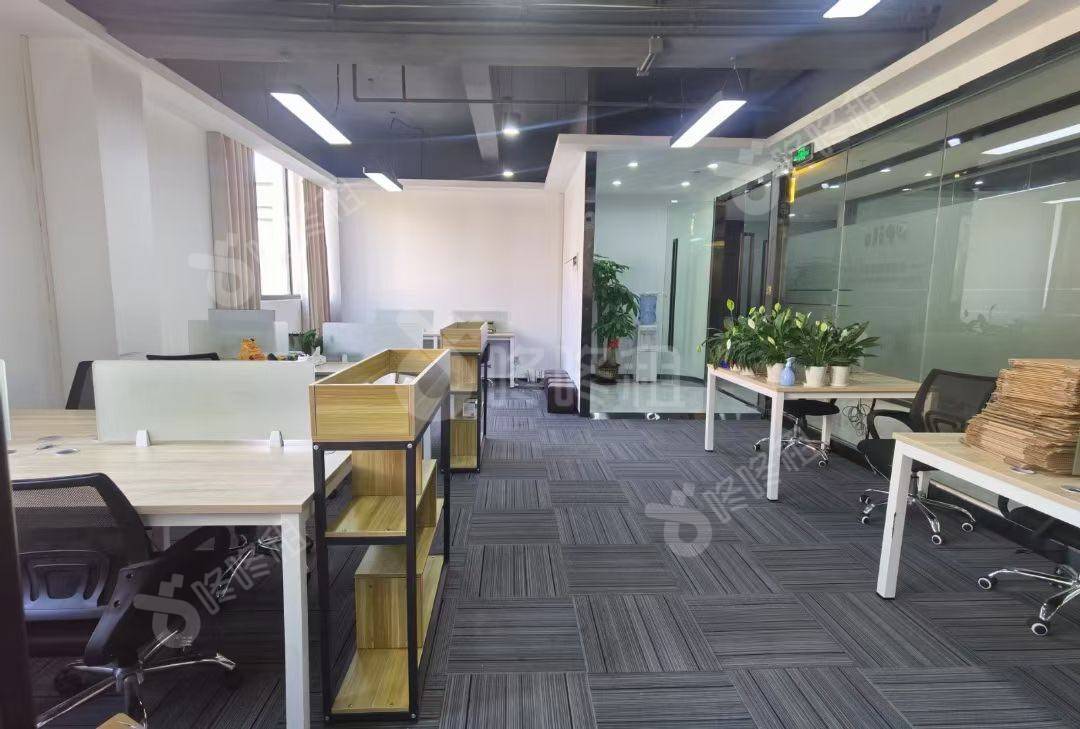 331创意园_146平_豪装_办公室开间