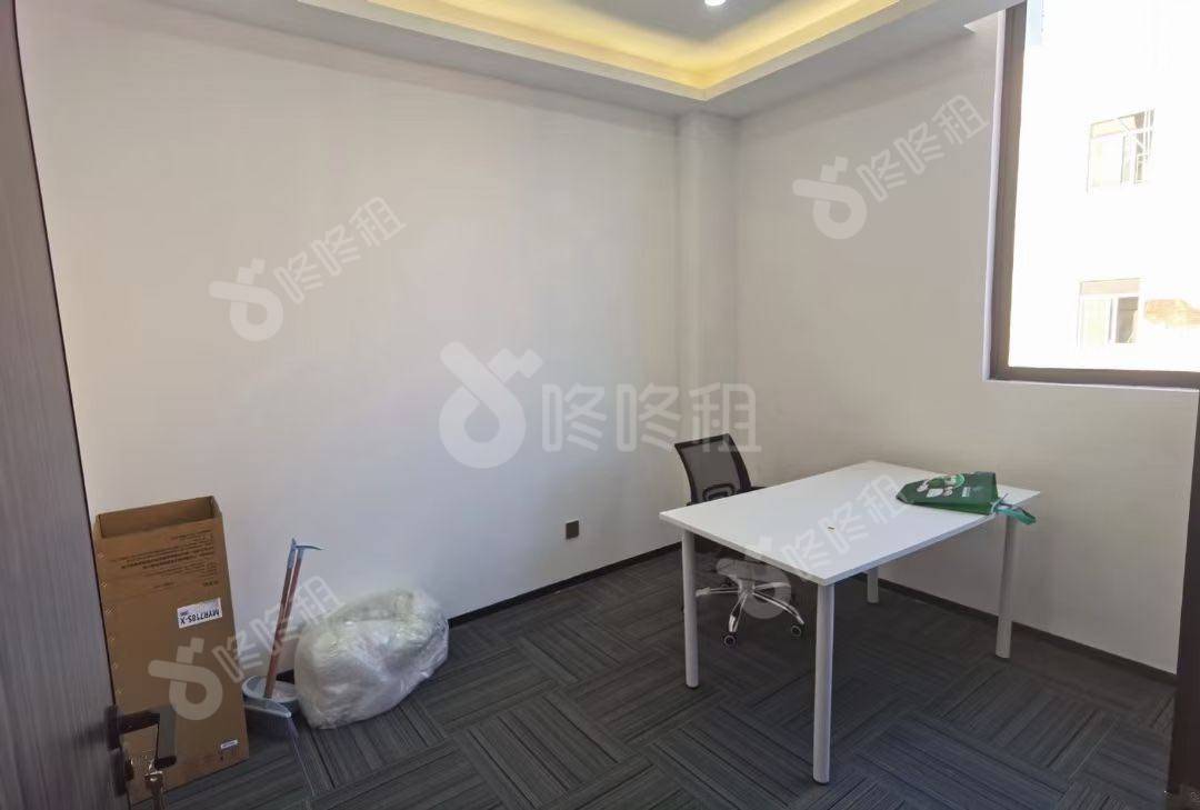 331创意园_146平_豪装_办公室隔间