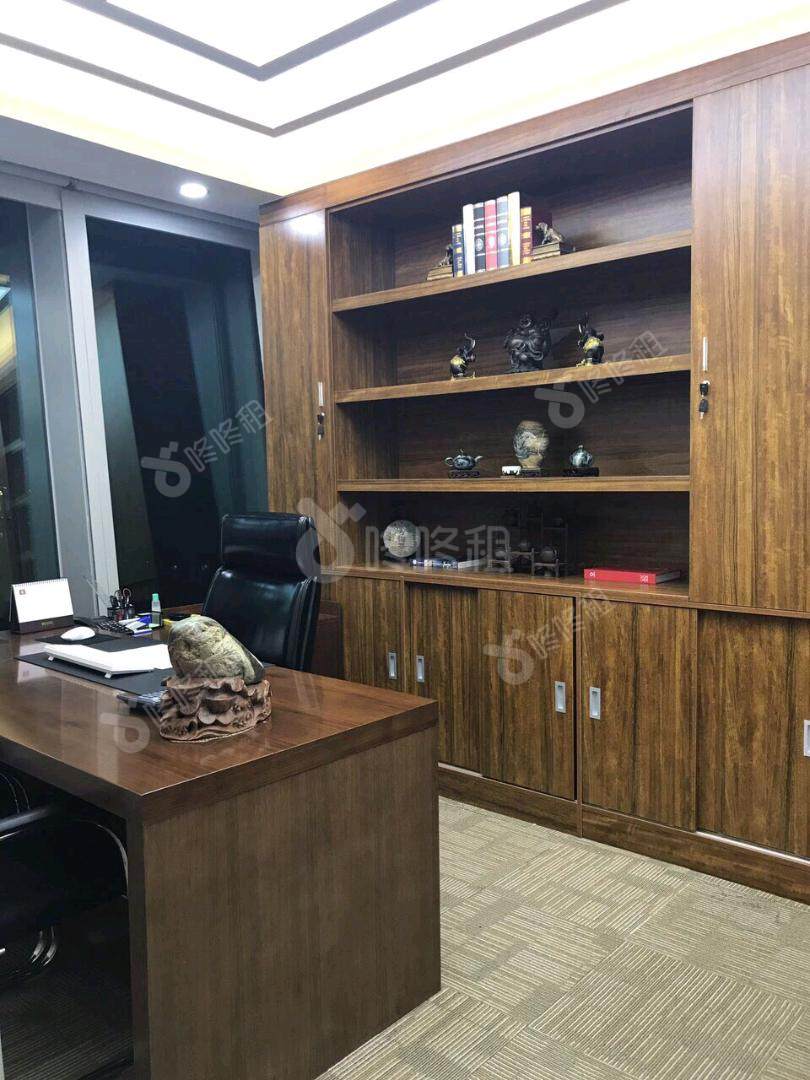 京基滨河时代_290平_精装_办公室隔间