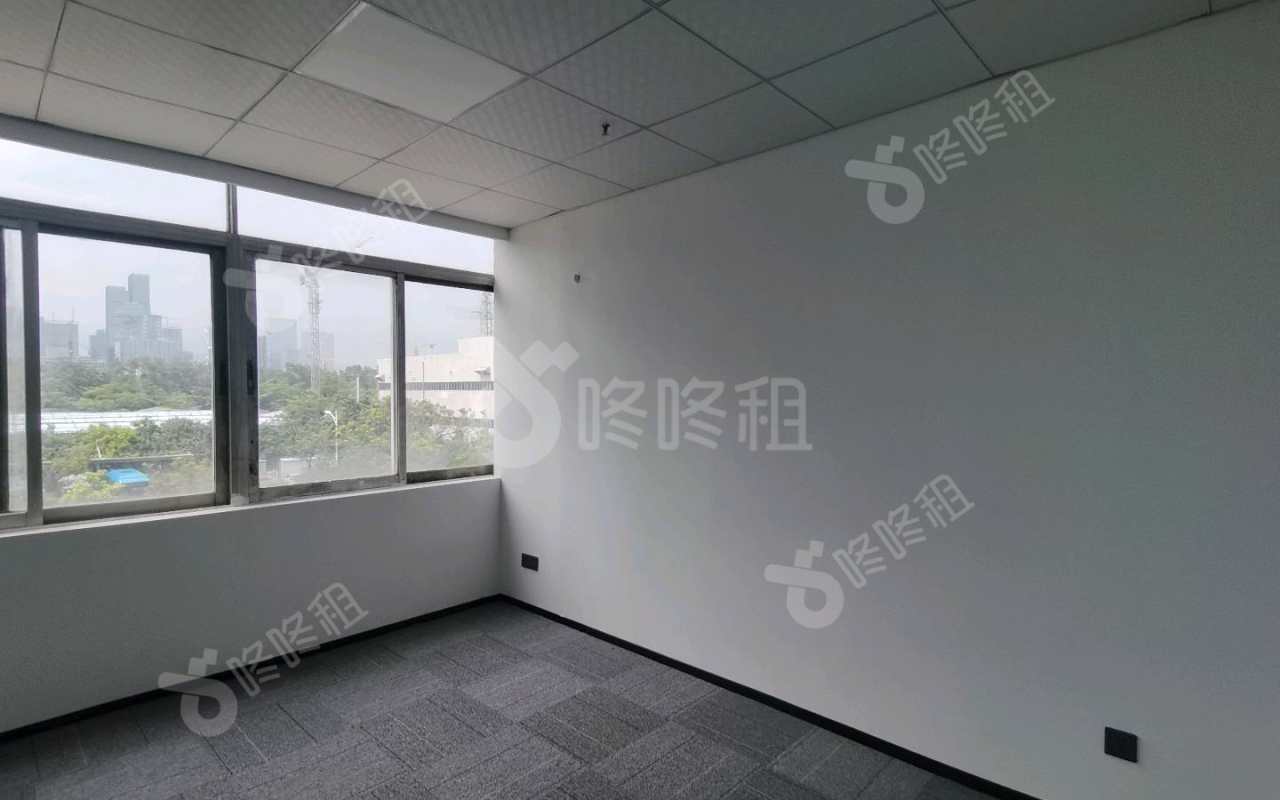 富裕顶大厦_165平_精装_办公室隔间