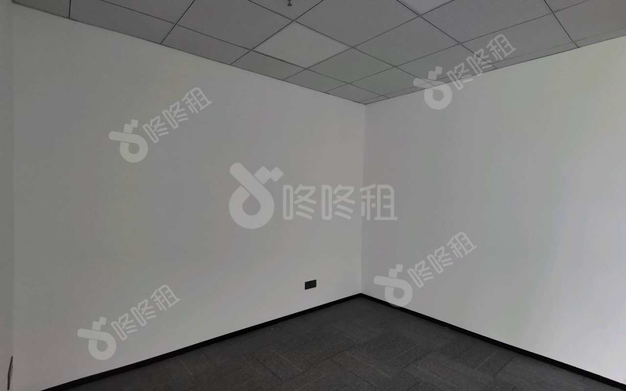 富裕顶大厦_165平_精装_办公室隔间
