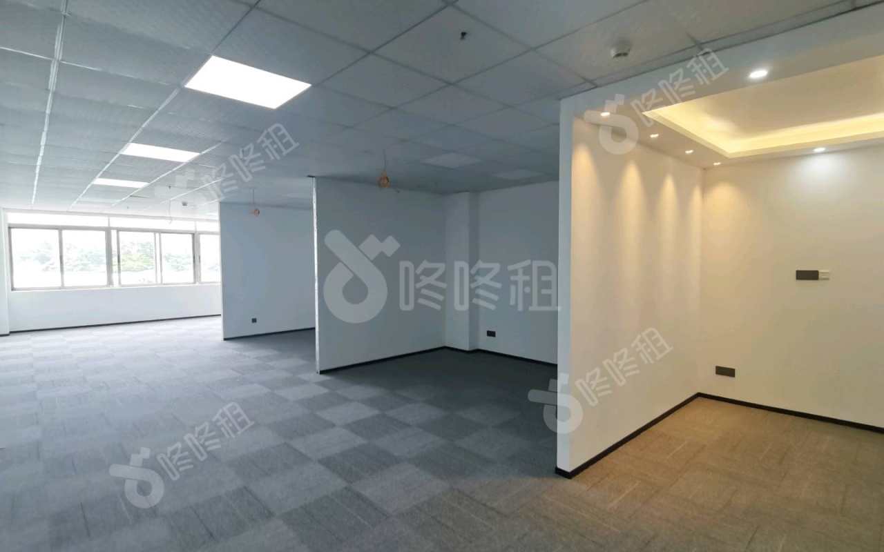 富裕顶大厦_165平_精装_办公室开间