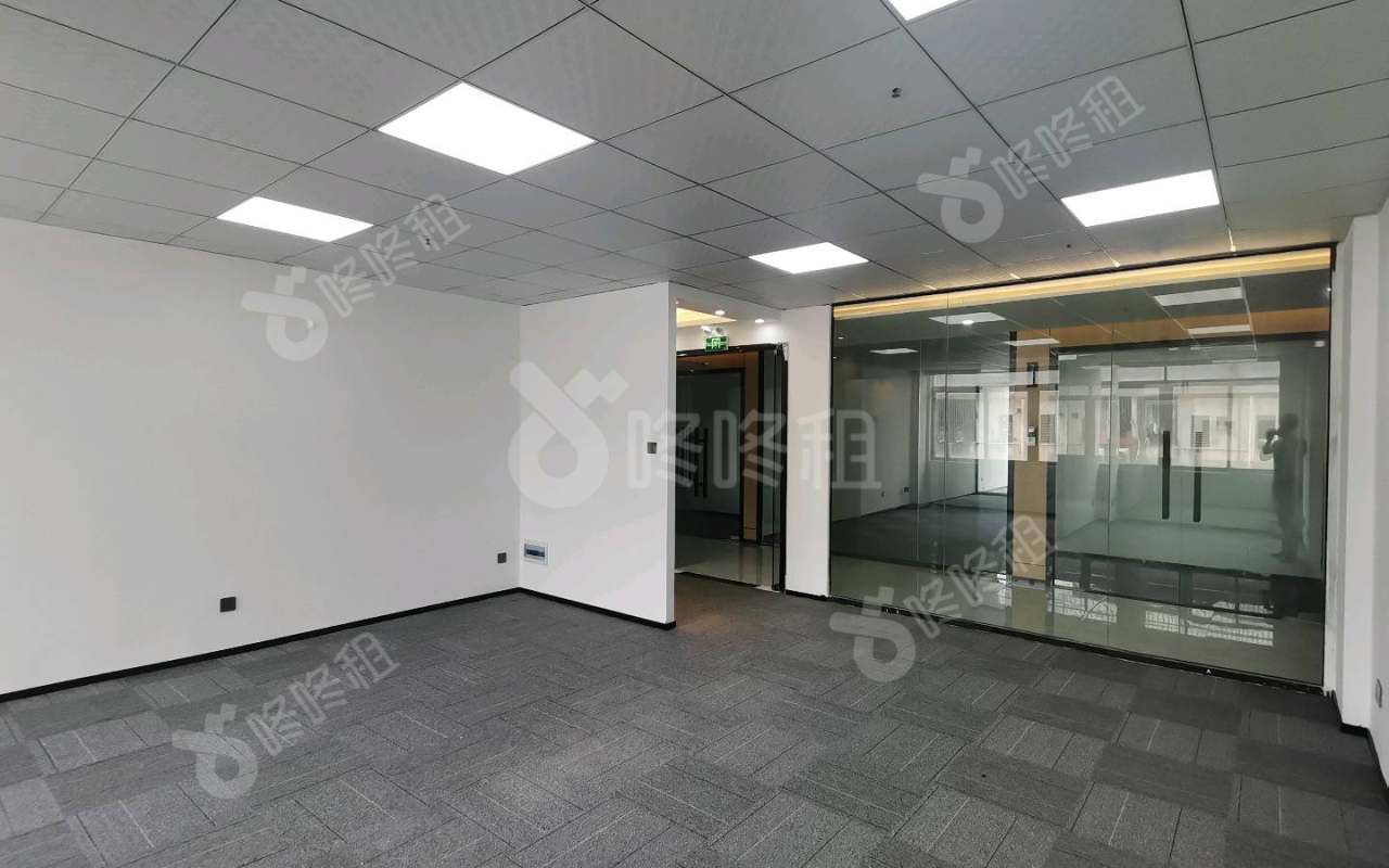 富裕顶大厦_100平_精装_办公室开间