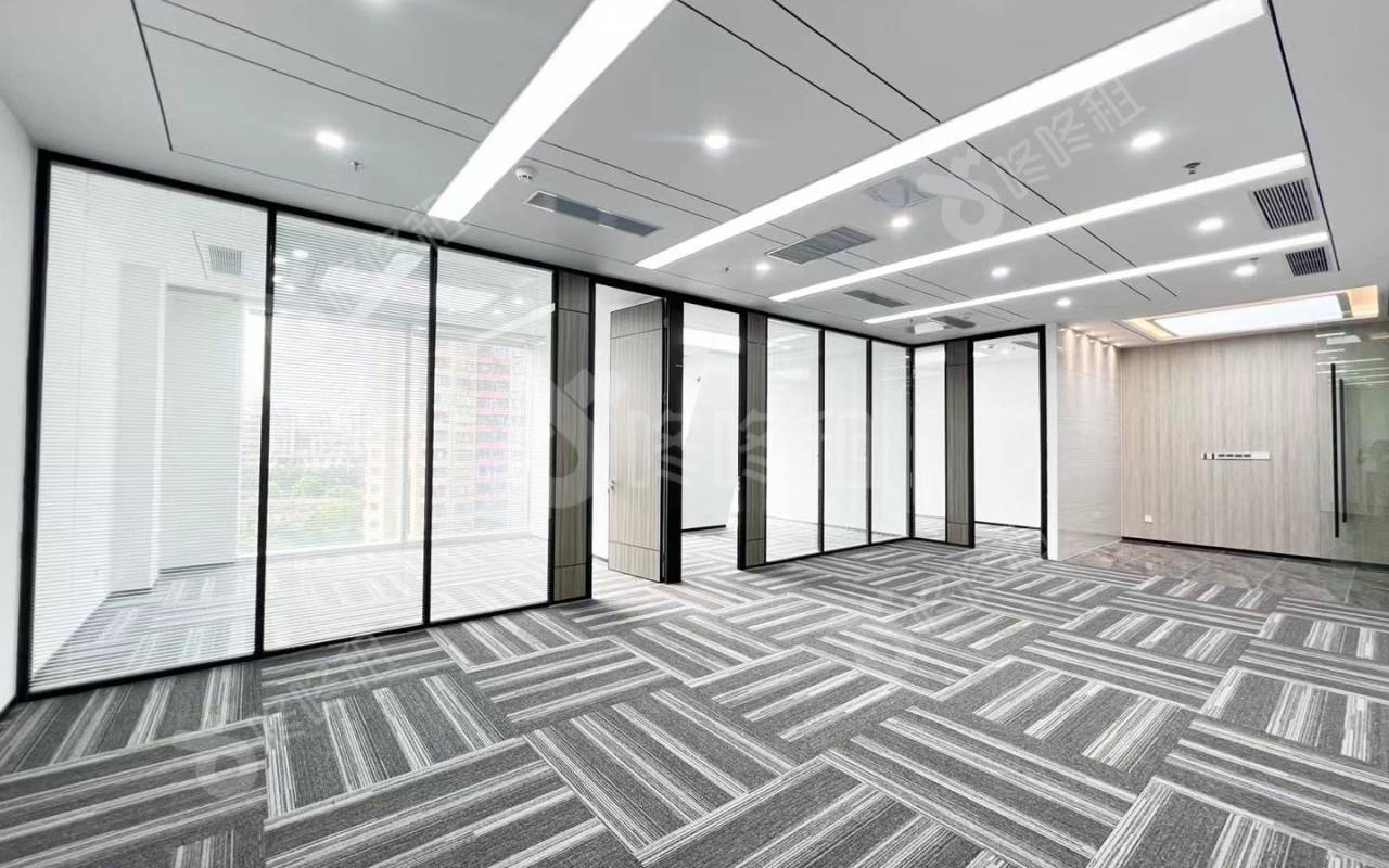华侨城大厦_189平_精装_办公室开间