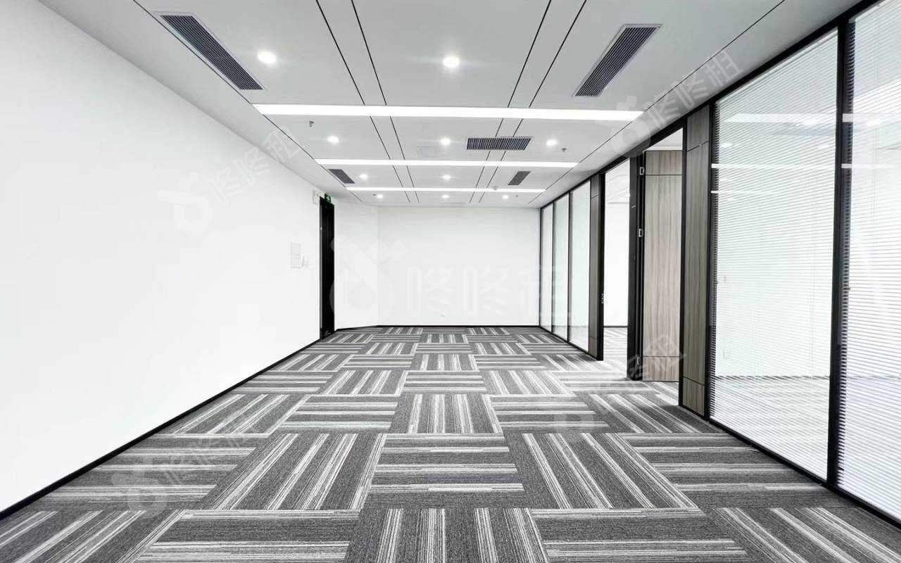 华侨城大厦_189平_精装_办公室开间