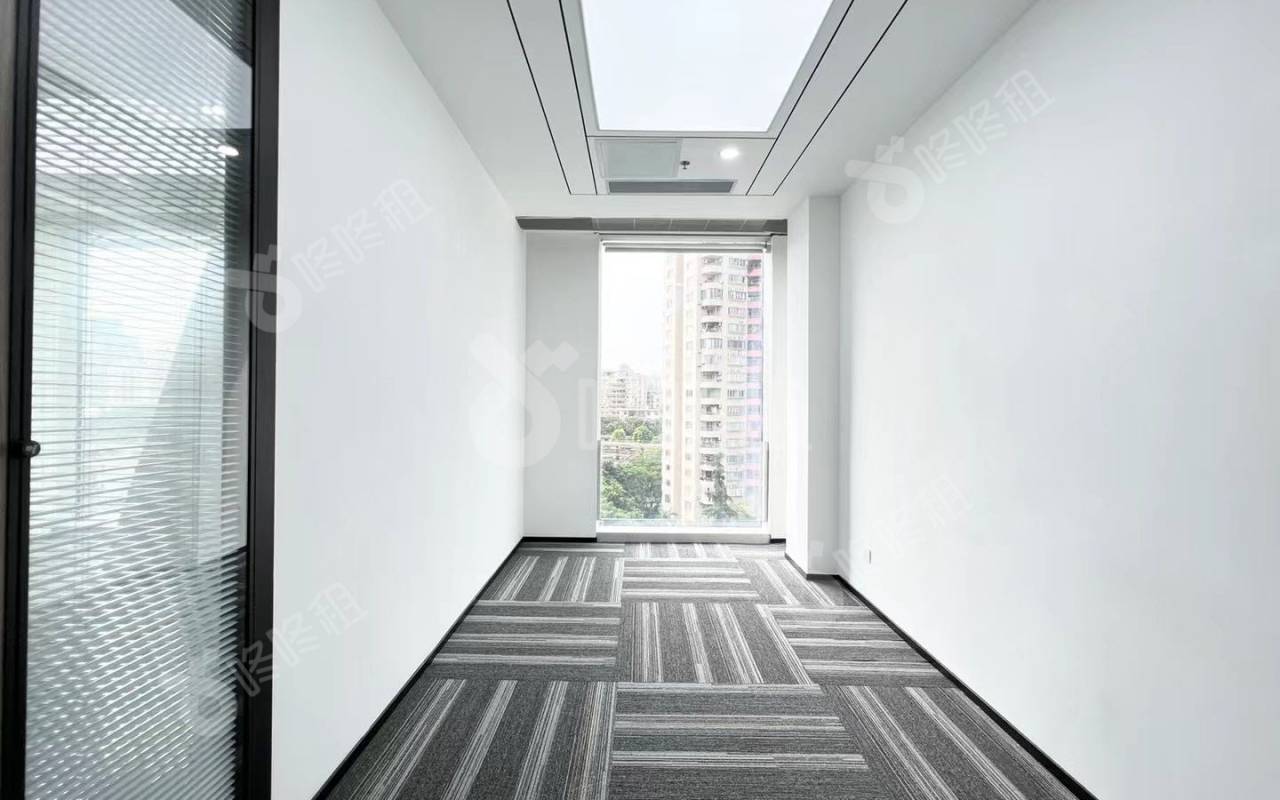 华侨城大厦_189平_精装_办公室隔间