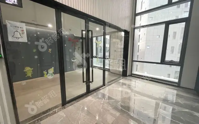 满京华SOHO艺峦_235平_办公室房源出租