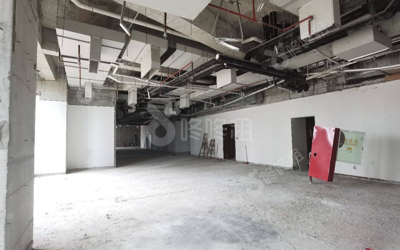 豪方天际广场_889平_毛坯_办公室开间