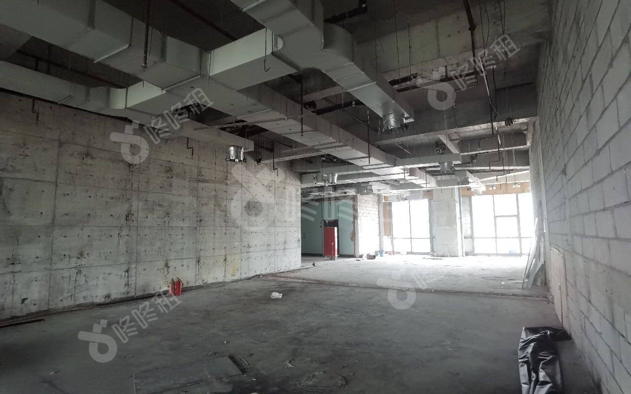 豪方天际广场_889平_毛坯_办公室开间