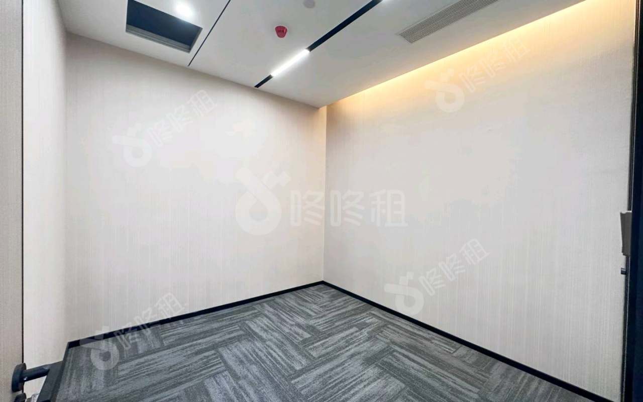 龙光玖钻_215平_精装_办公室隔间
