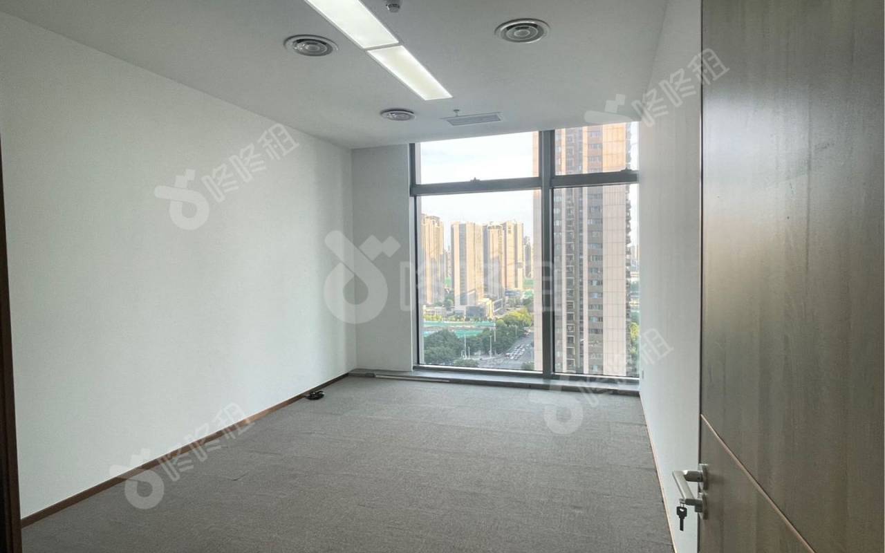 壹方中心_1555平_豪装_办公室隔间