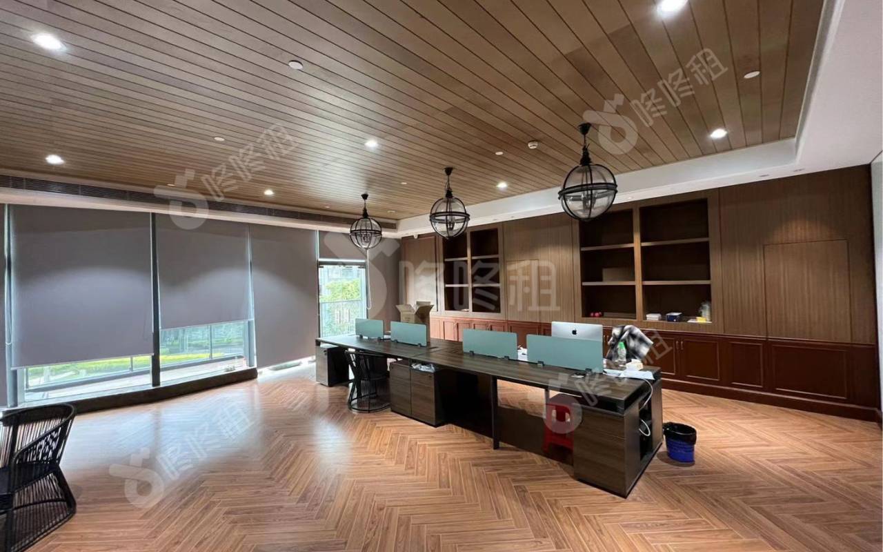 前海深港基金小镇_733平_豪装_办公室开间