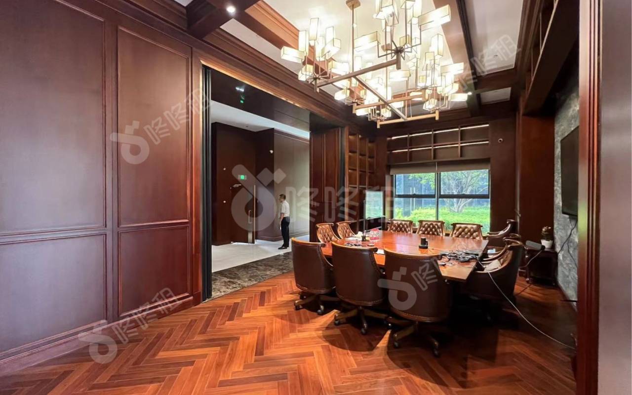 前海深港基金小镇_733平_豪装_办公室隔间