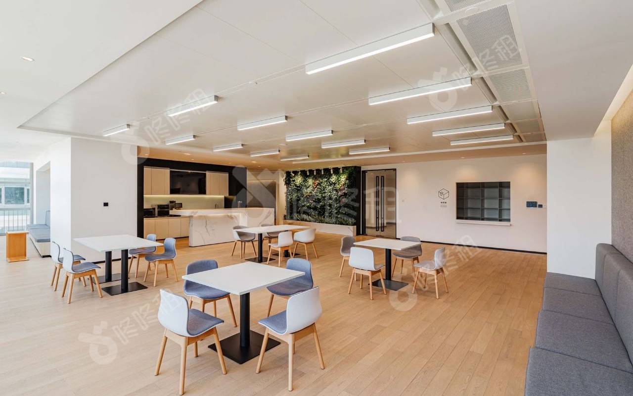 湾厦中心_2232平_豪装_办公室开间