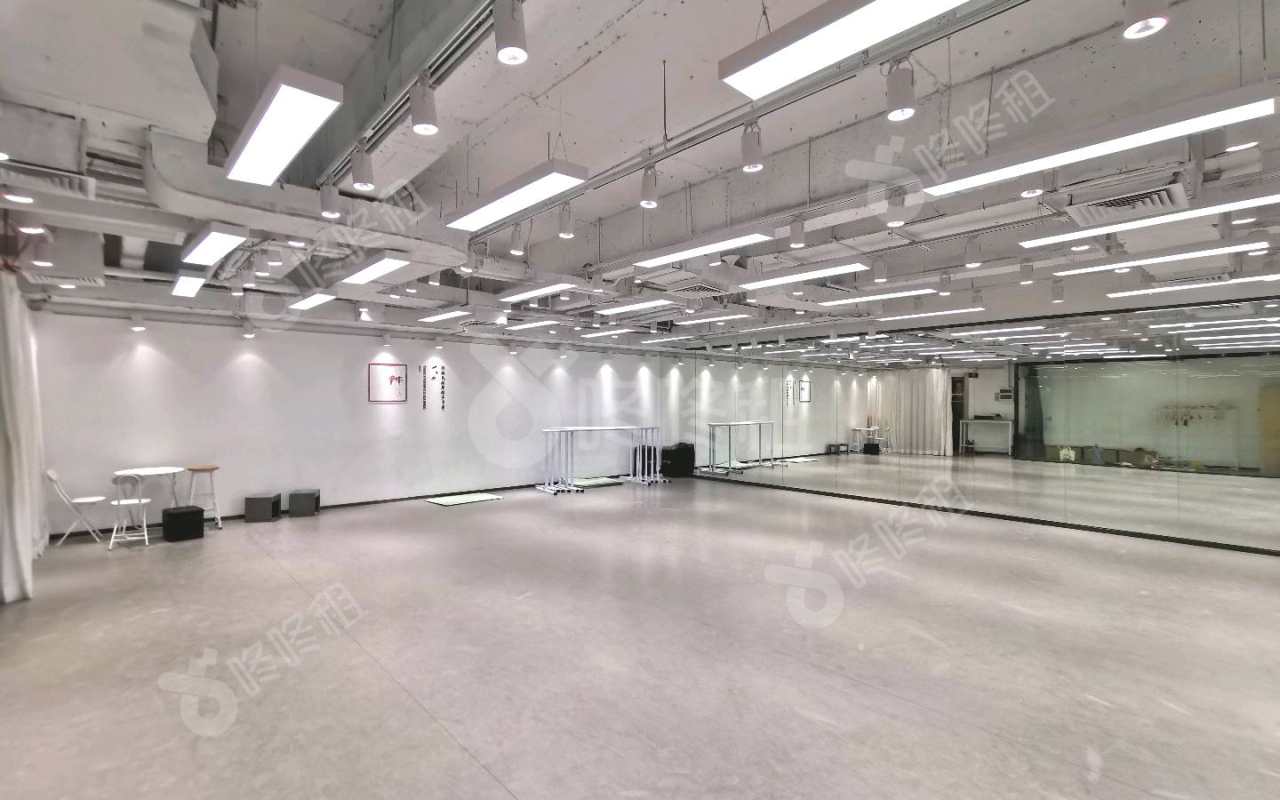 天利中央广场_162平_简装_办公室开间