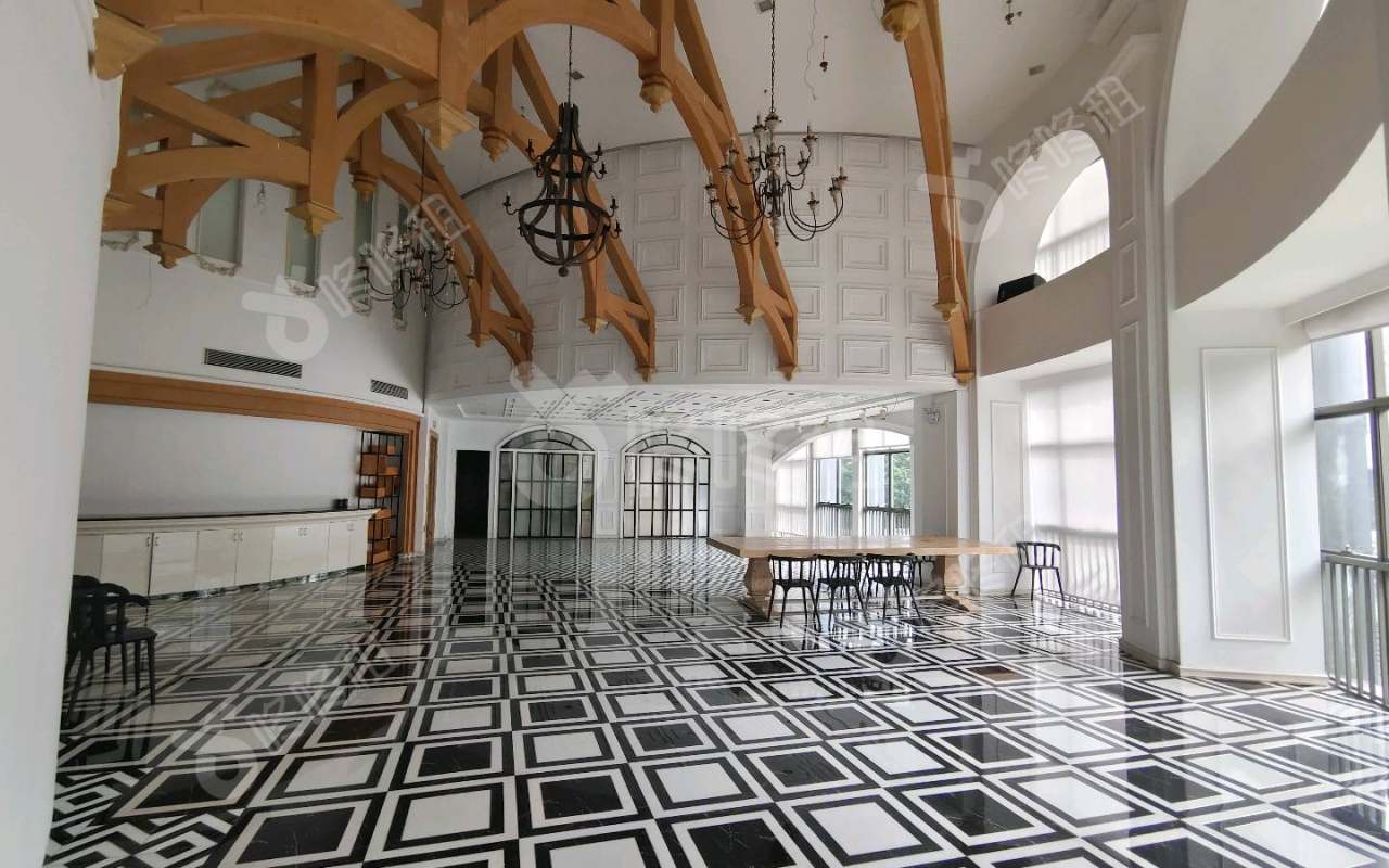 万融大厦_778平_精装_办公室开间