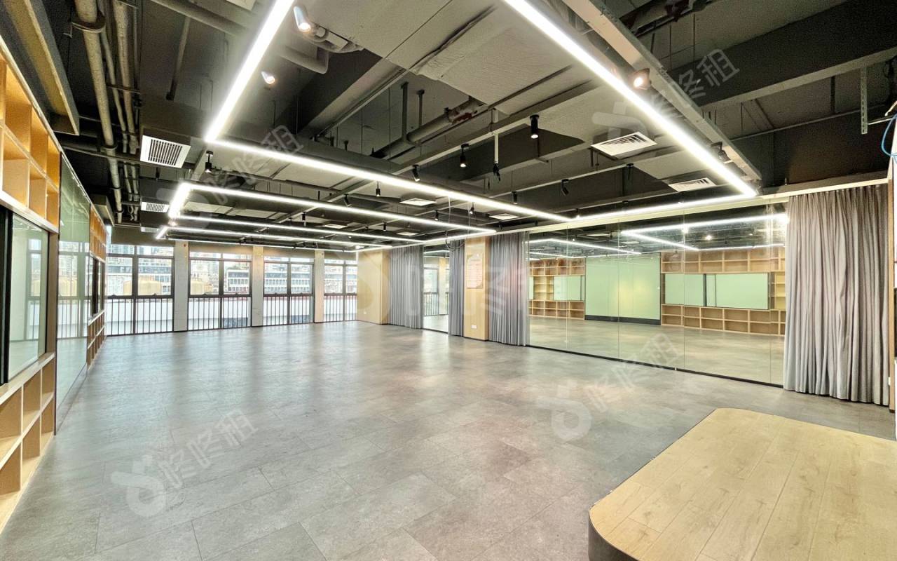 万海大厦_165平_精装_办公室开间