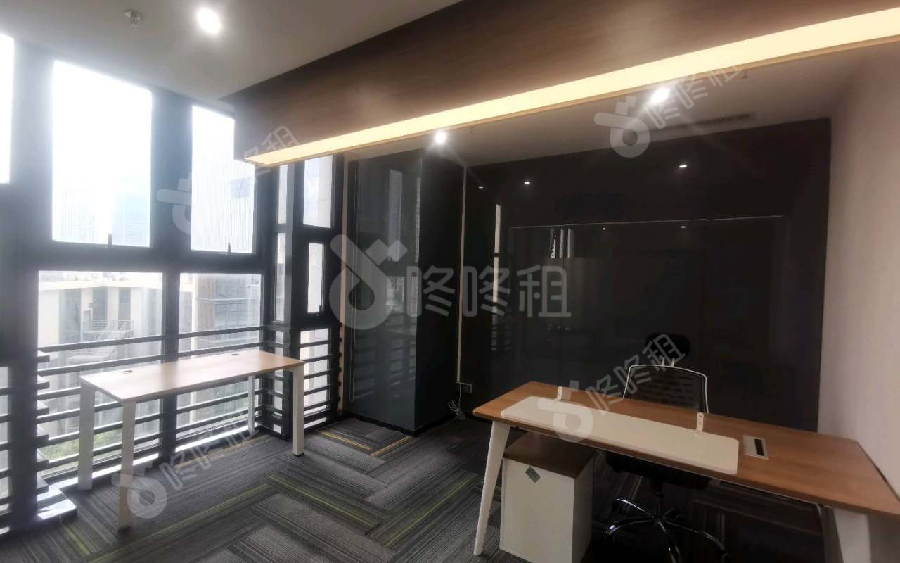 丽雅查尔顿广场_200平_精装_办公室隔间