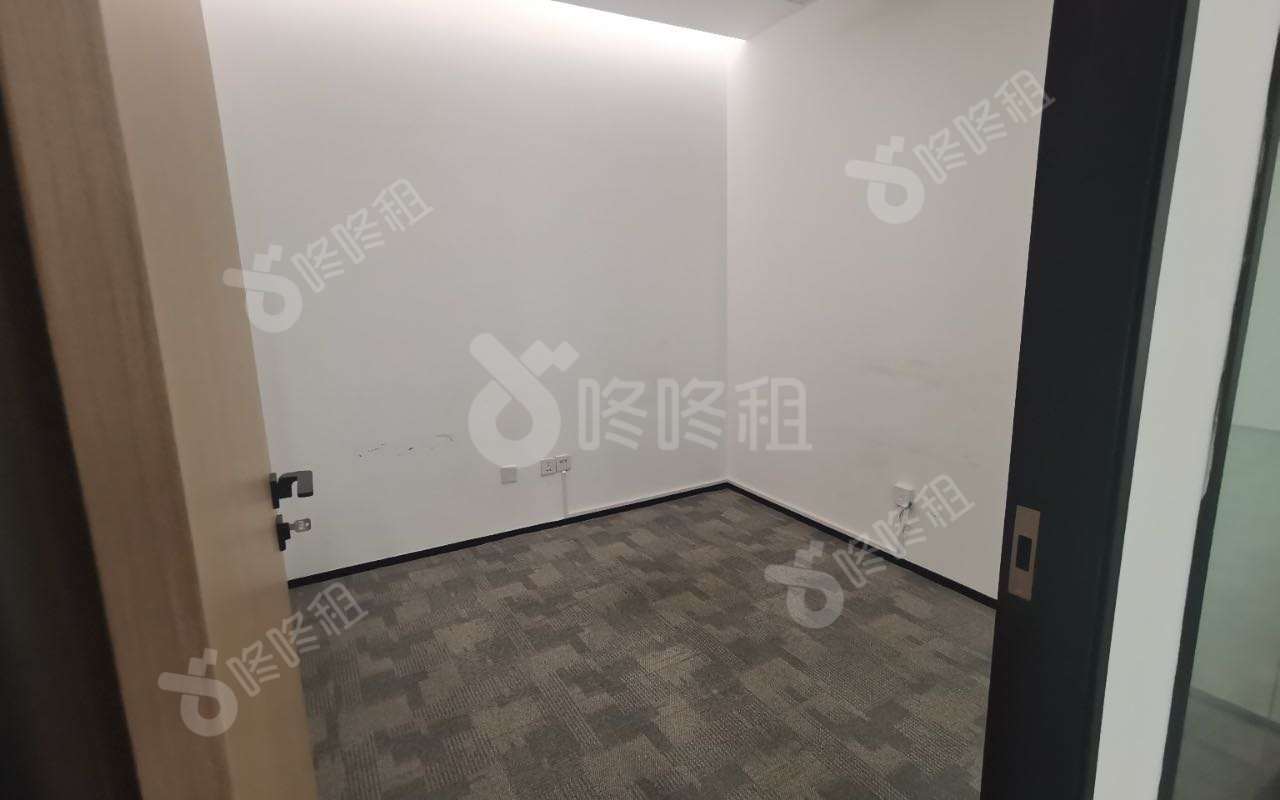 瑞思国际_245平_精装_办公室隔间