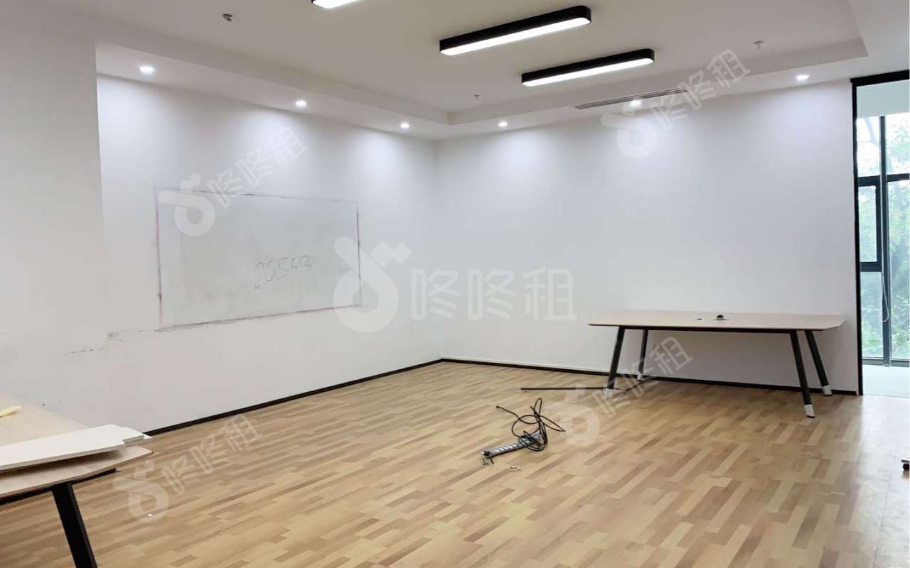 永合研发大厦_206平_精装_办公室隔间