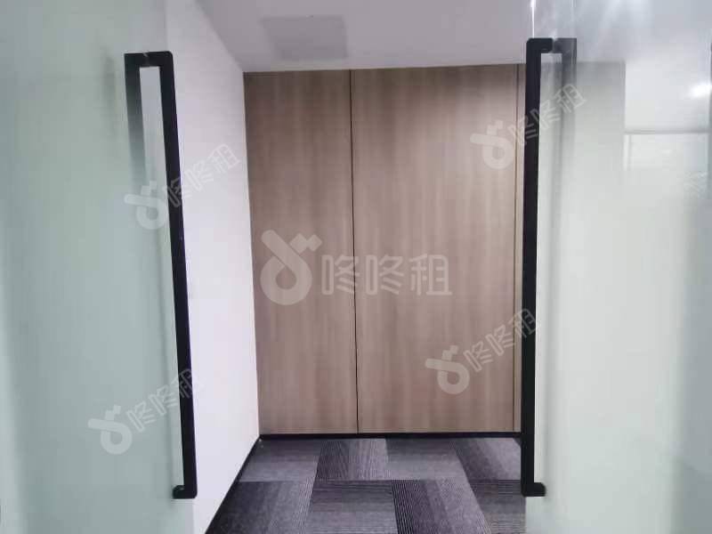 宝壹创意园_188平_精装_办公室隔间