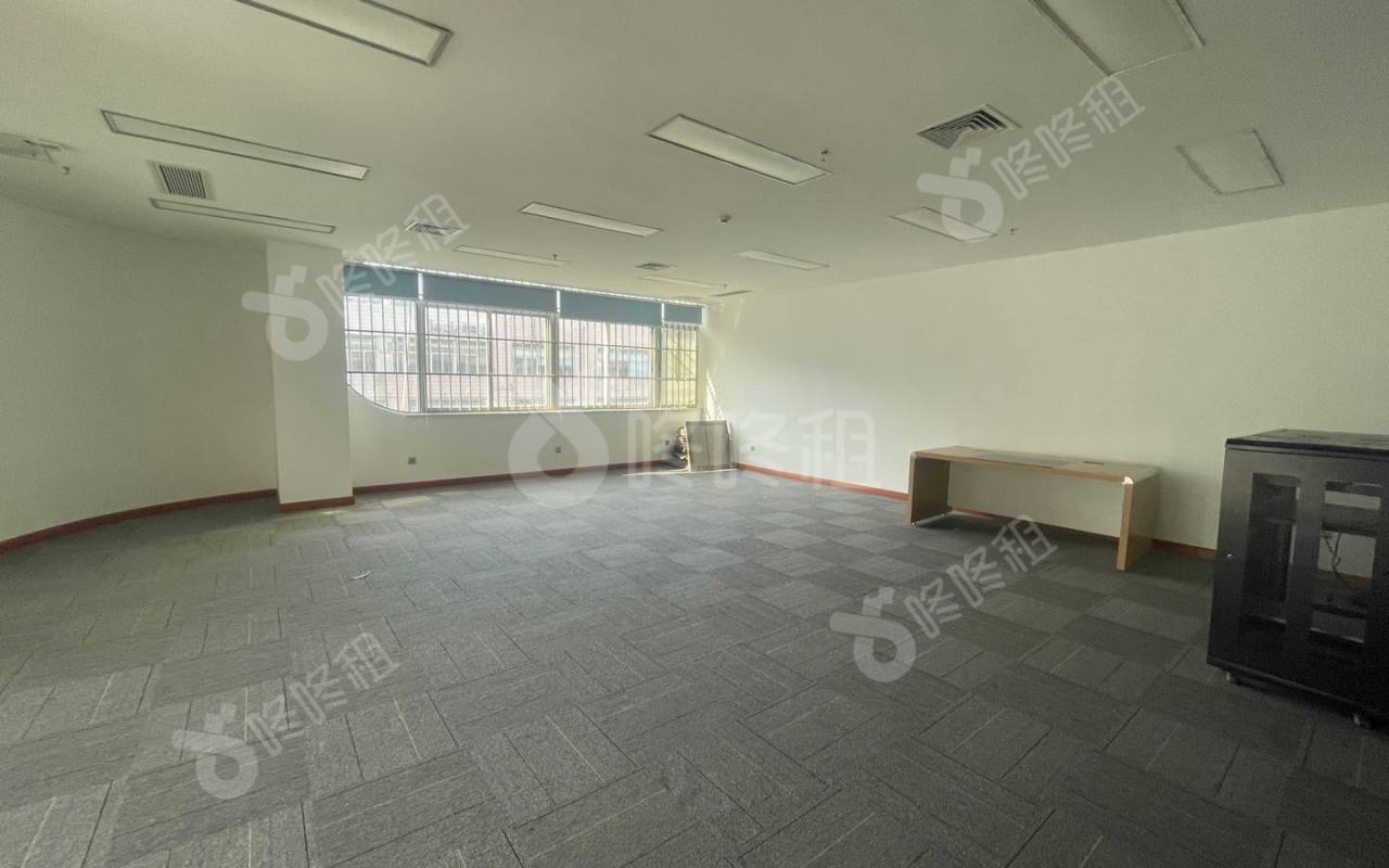 安华工业区(福田)_298平_精装_办公室开间