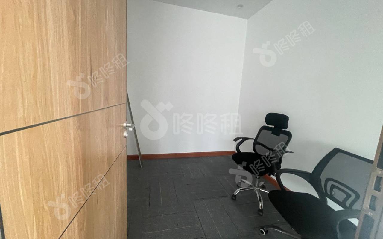 安华工业区(福田)_298平_精装_办公室隔间