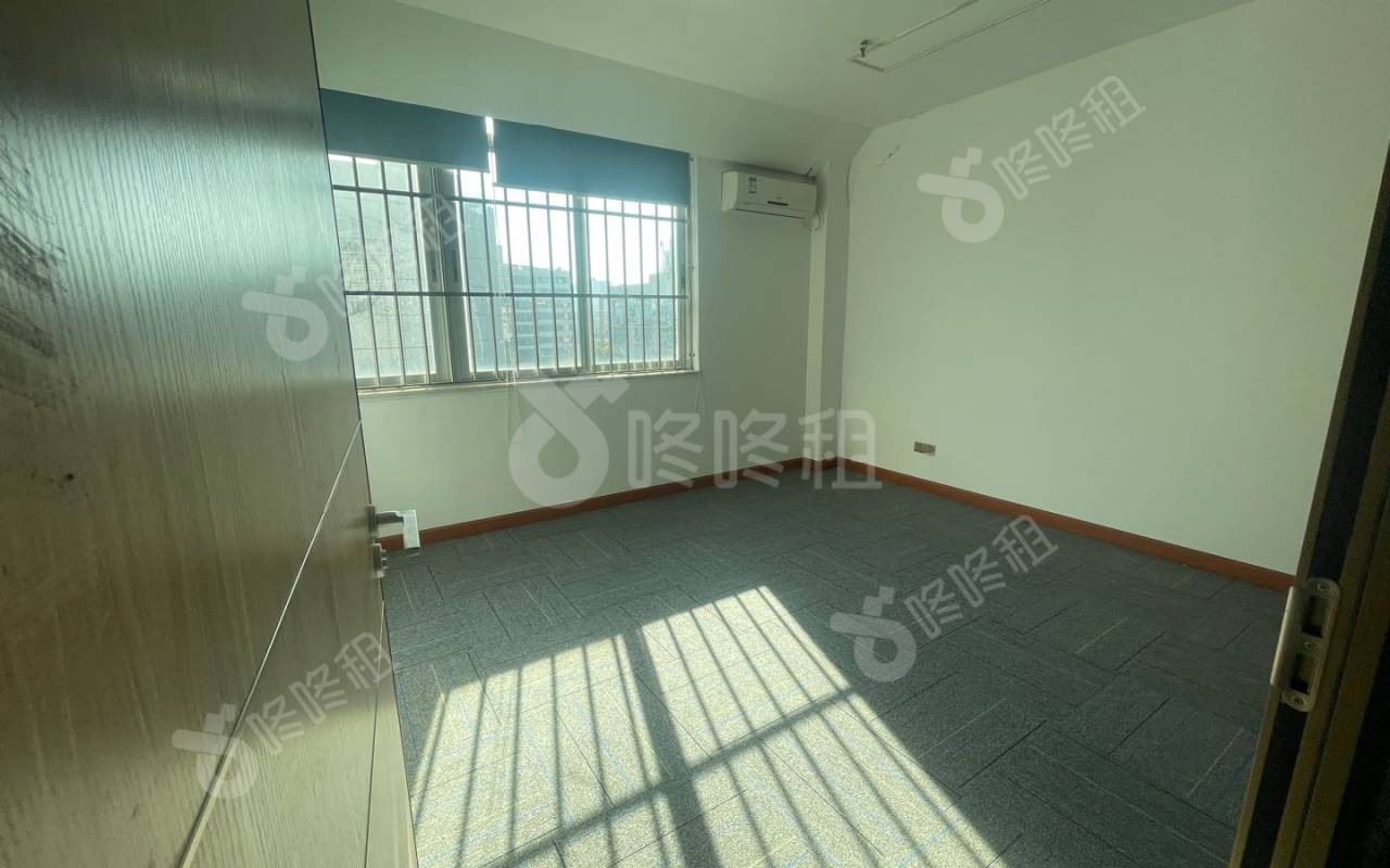 安华工业区(福田)_298平_精装_办公室隔间