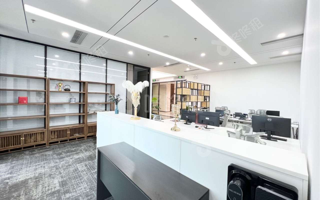 方大城_300平_豪装_办公室开间