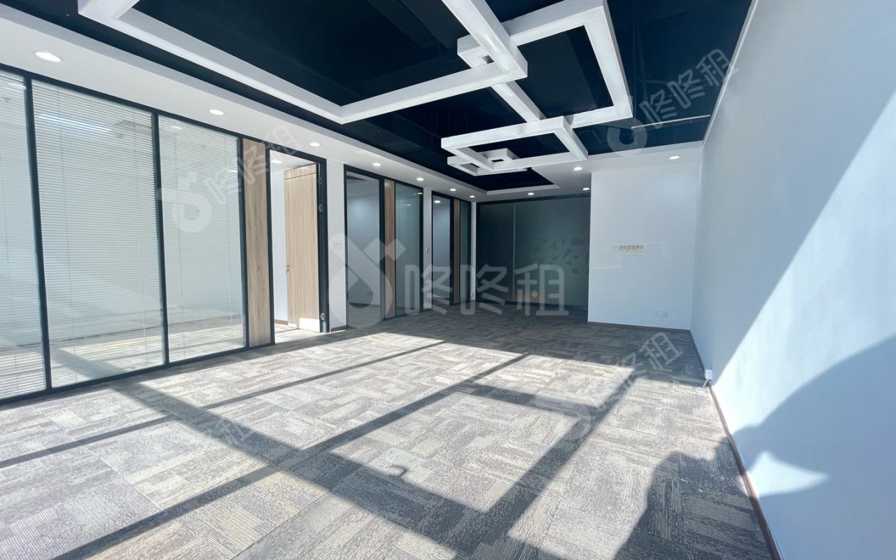 凯达尔集团大厦_178平_精装_办公室开间